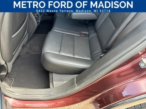 Used 2023 Cadillac XT4 Premium Luxury FWD image 37