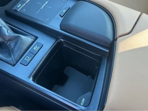 Used 2022 Lexus ES 300h w/ Premium Package image 30