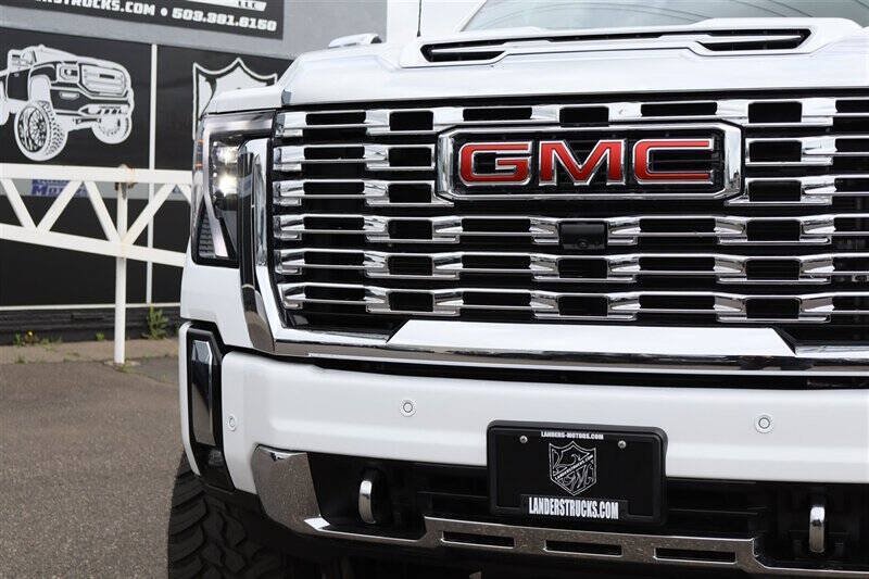Used 2025 GMC Sierra 3500 Denali w/ Denali Reserve Package AWD/4WD image 10