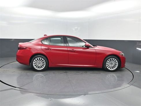 Used 2022 Alfa Romeo Giulia Sprint image 36