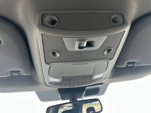 Used 2019 Ford F150 Lariat w/ Equipment Group 502A Luxury AWD/4WD image 44