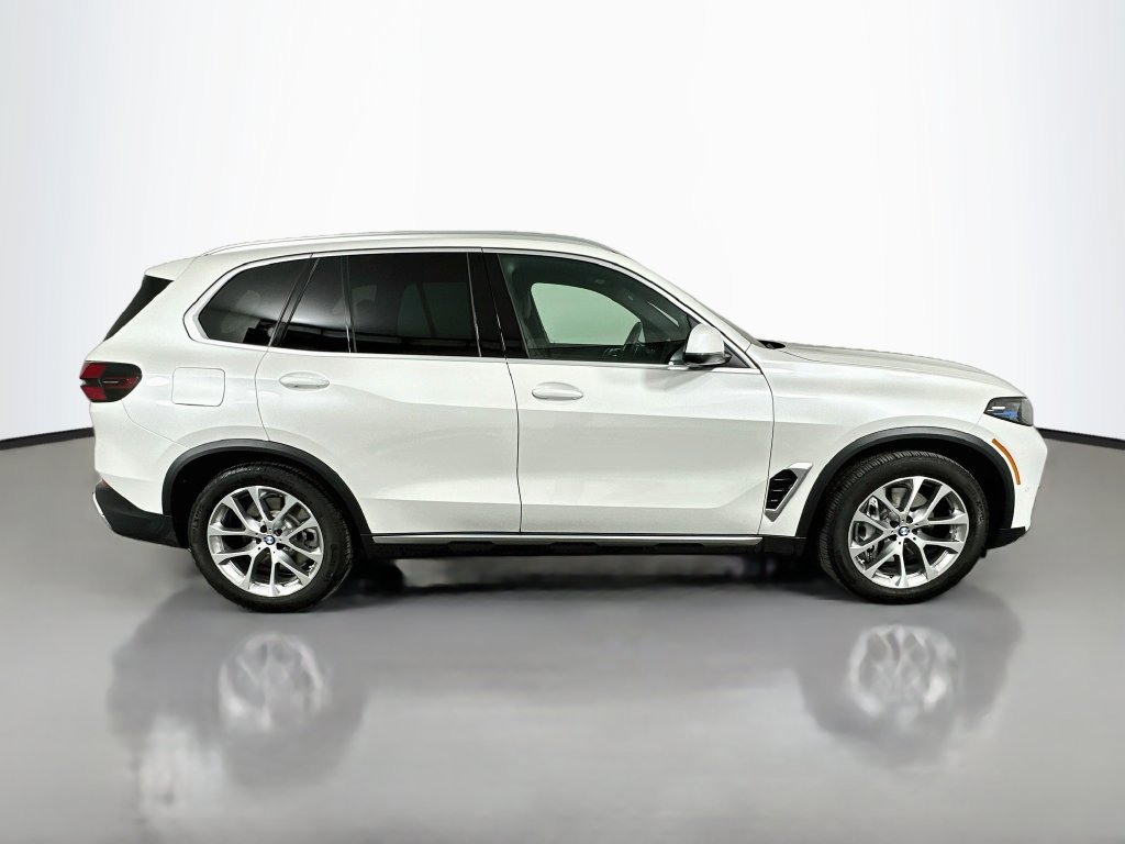 Used 2026 BMW X5 xDrive50e w/ Climate Comfort Package AWD/4WD image 4