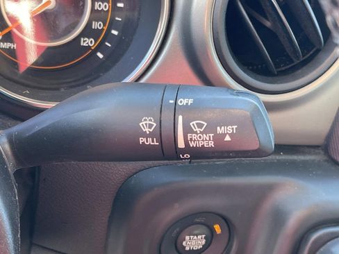 Used 2021 Jeep Gladiator Willys image 30