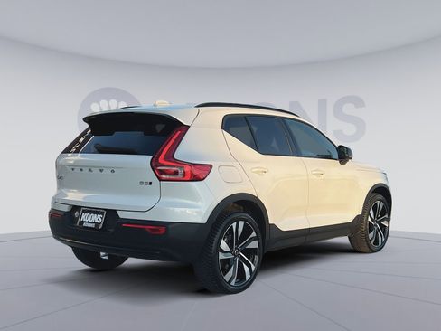 Used 2023 Volvo XC40 B5 Plus w/ Protection Package Premier image 7