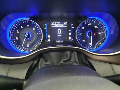Used 2023 Chrysler Voyager LX FWD image 23