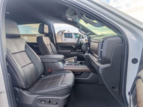 Used 2024 Chevrolet Silverado 1500 High Country RWD image 17