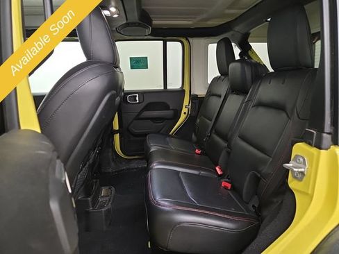 Used 2023 Jeep Wrangler Unlimited Rubicon w/ Cold Weather Group AWD/4WD image 8