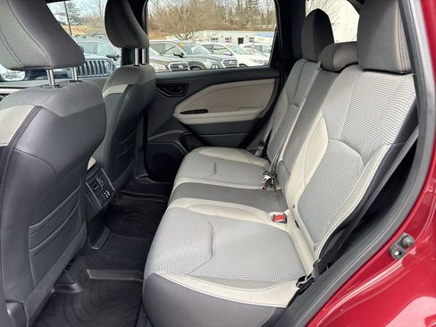 Used 2025 Subaru Forester Premium image 27