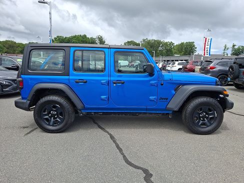 Used 2022 Jeep Wrangler Unlimited Sport AWD/4WD image 7