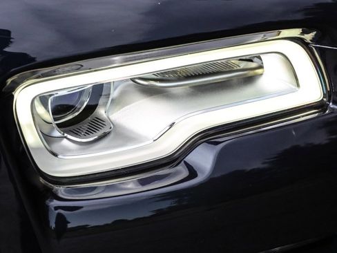 Used 2019 Rolls-Royce Dawn image 48