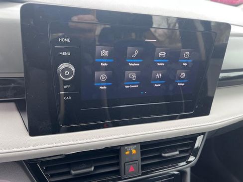 New 2026 Volkswagen Taos S image 10