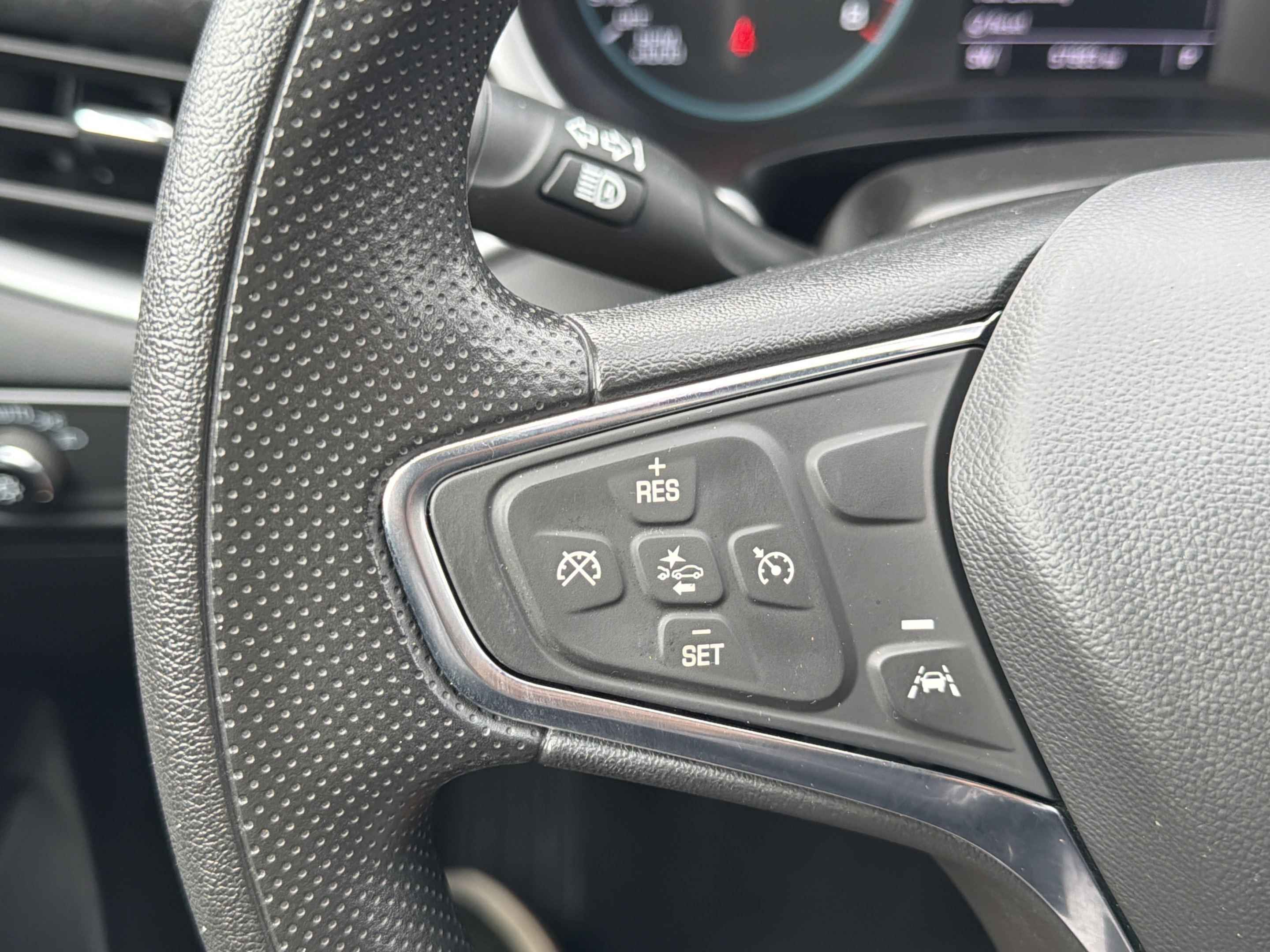 Used 2025 Chevrolet Malibu LT FWD image 24