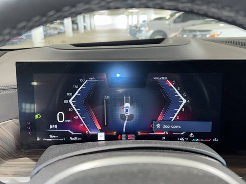 Certified 2024 BMW X7 xDrive40i w/ M Sport Package image 24