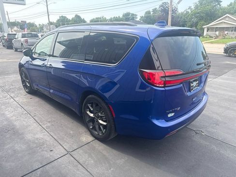 Used 2021 Chrysler Pacifica Touring w/ S Appearance Package FWD image 5