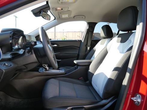 Used 2026 Chevrolet Trax LS w/ LS Convenience Package FWD image 11