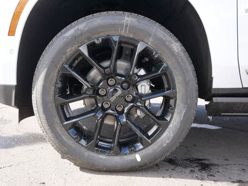 New 2026 GMC Yukon XL Denali w/ Sun & Power Step Package AWD/4WD image 3