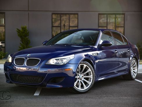 Used 2010 BMW M5 RWD image 3