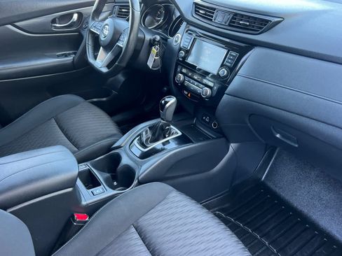 Used 2019 Nissan Rogue SV AWD/4WD image 17