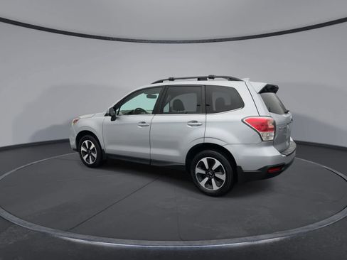 Used 2018 Subaru Forester 2.5i Limited image 6
