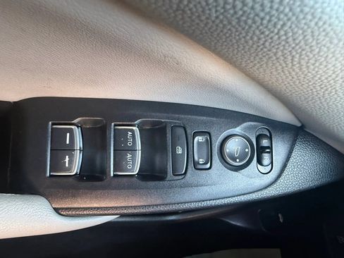 Used 2018 Honda Accord LX image 22