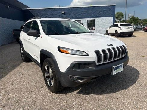 Used 2016 Jeep Cherokee Trailhawk AWD/4WD image 7