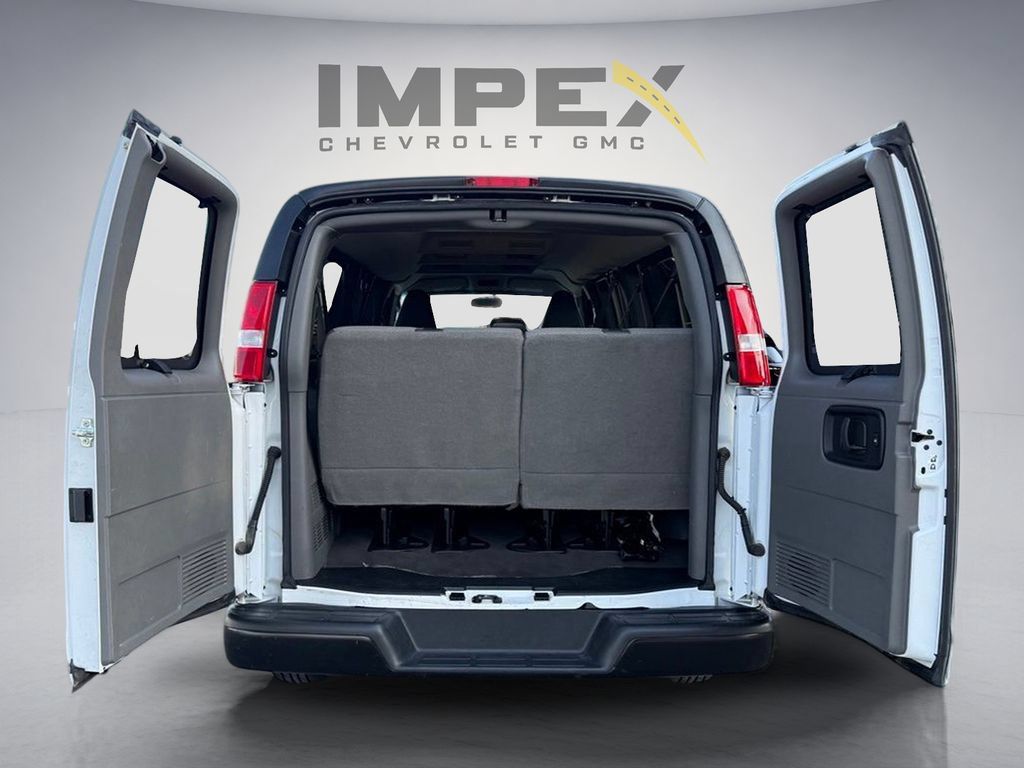 Used 2021 Chevrolet Express 2500 w/ Driver Convenience Package RWD image 27