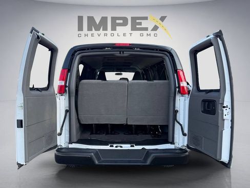 Used 2021 Chevrolet Express 2500 w/ Driver Convenience Package RWD image 27