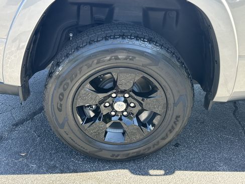 Used 2025 RAM 1500 Big Horn AWD/4WD image 20