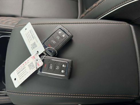 New 2025 Jeep Grand Cherokee L Summit image 32