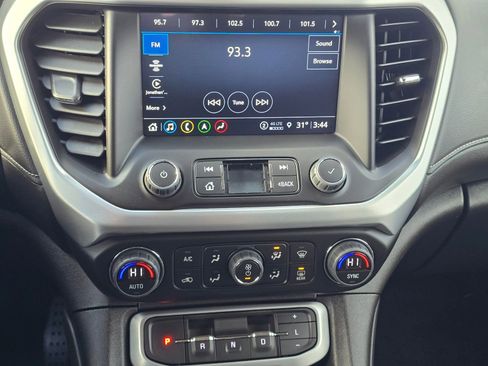 Used 2023 GMC Acadia SLT image 21