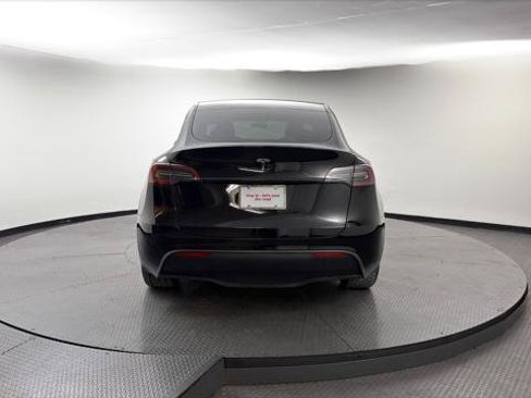 Used 2024 Tesla Model Y Long Range RWD image 6