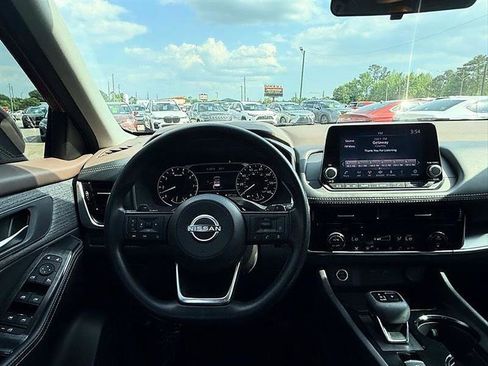 Used 2023 Nissan Rogue SV FWD image 28