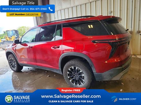 Used 2025 Chevrolet Traverse Z71 w/ Driver Confidence Package AWD/4WD image 3