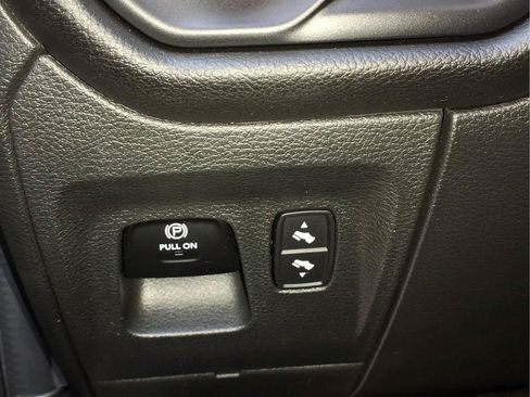 Used 2023 RAM 1500 Laramie AWD/4WD image 19