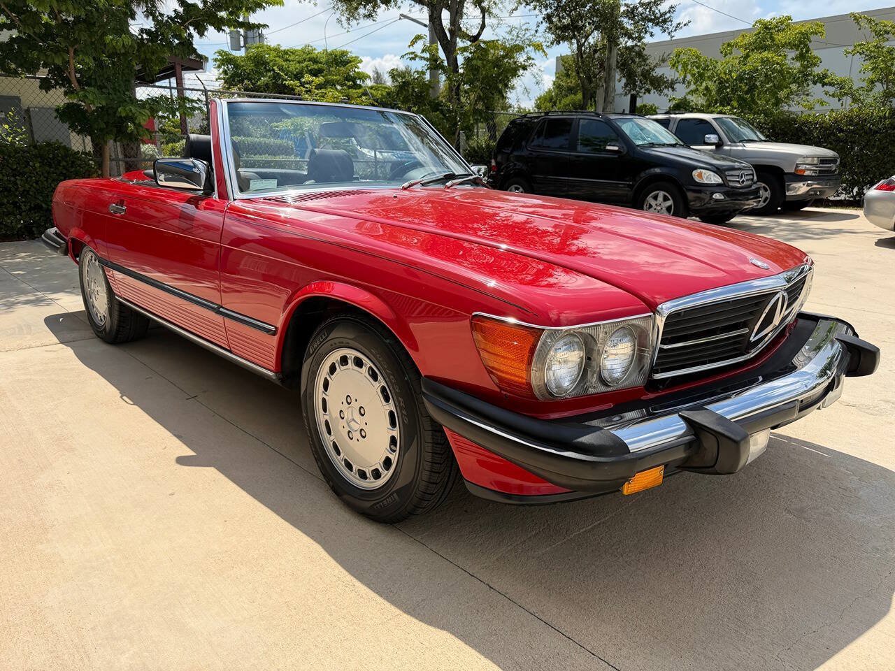 Used 1989 Mercedes-Benz 560 SL image 3