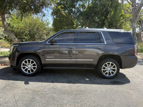 Used 2015 GMC Yukon Denali w/ Touring Package AWD/4WD image 4