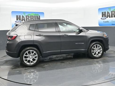 Used 2023 Jeep Compass Latitude AWD/4WD image 6