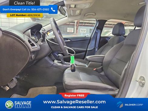 Used 2018 Chevrolet Cruze LT w/ Convenience Package FWD image 9