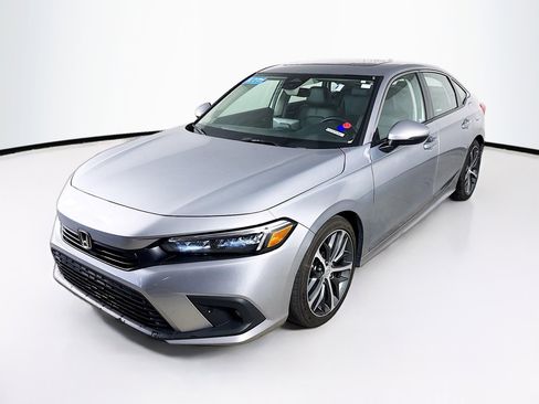 Used 2024 Honda Civic Touring image 4