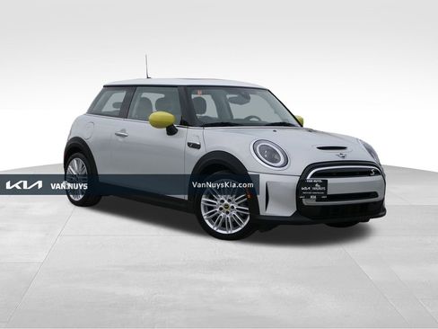 Used 2023 MINI Cooper SE image 1