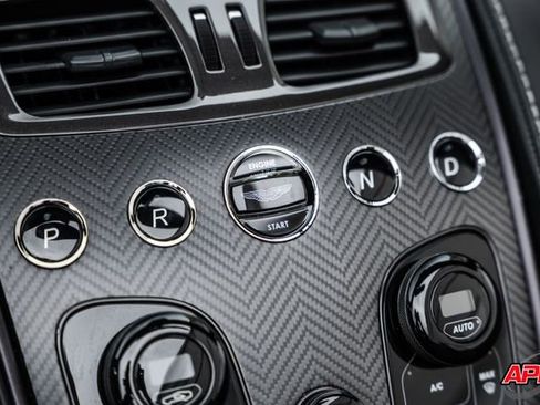 Used 2016 Aston Martin Vanquish Volante image 26