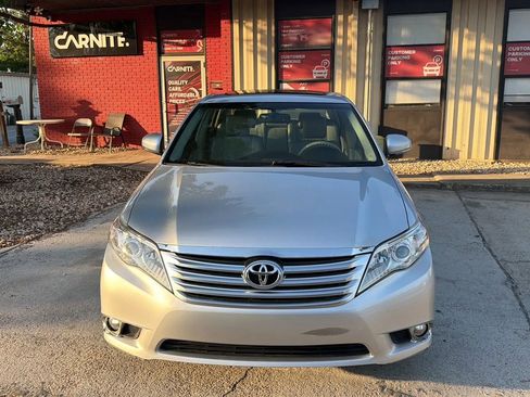 Used 2011 Toyota Avalon FWD image 9