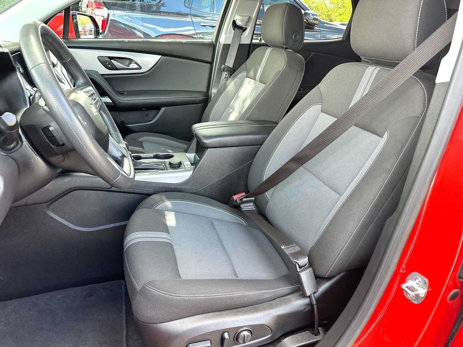 Used 2025 Chevrolet Blazer LT FWD image 17