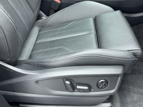 Used 2024 Audi Q5 2.0T Premium w/ Convenience Package image 47