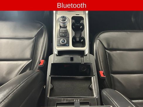 Used 2021 Ford Explorer XLT w/ Equipment Group 202A AWD/4WD image 9