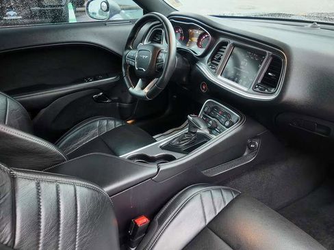 Used 2016 Dodge Challenger SRT Hellcat image 32