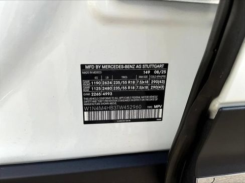 Used 2026 Mercedes-Benz GLB 250 4MATIC image 21