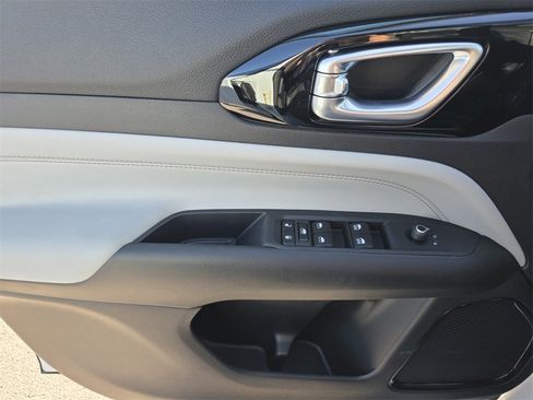 New 2026 Jeep Compass Limited image 14