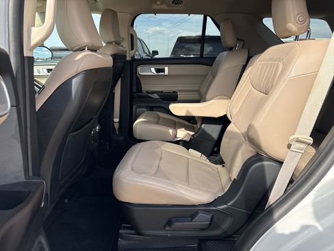 Used 2020 Ford Explorer Limited w/ Class III Trailer Tow Package image 32