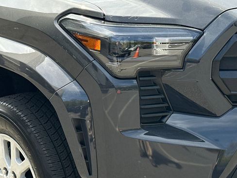 Used 2025 Toyota Tacoma SR5 image 9
